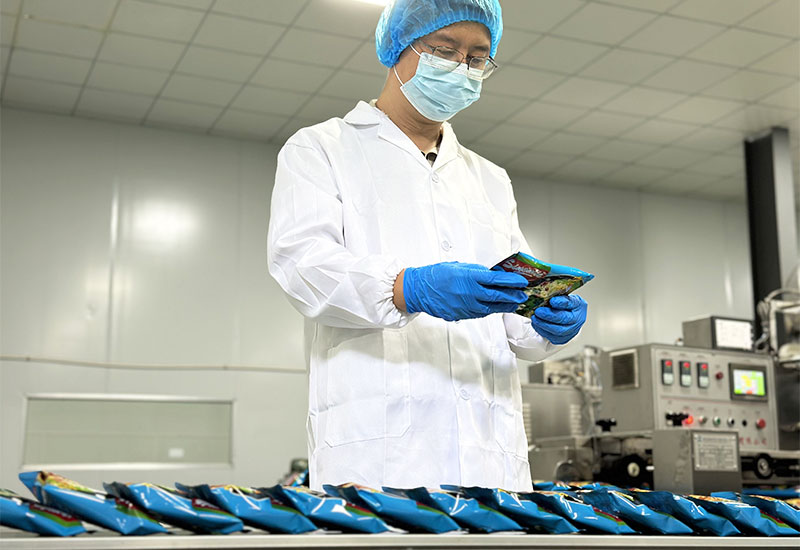  <span style="color:#ffc83b;"><strong><span style="font-size:36px;">7</span></strong></span> Quality assurance<br> Ensure the quality of noodles 